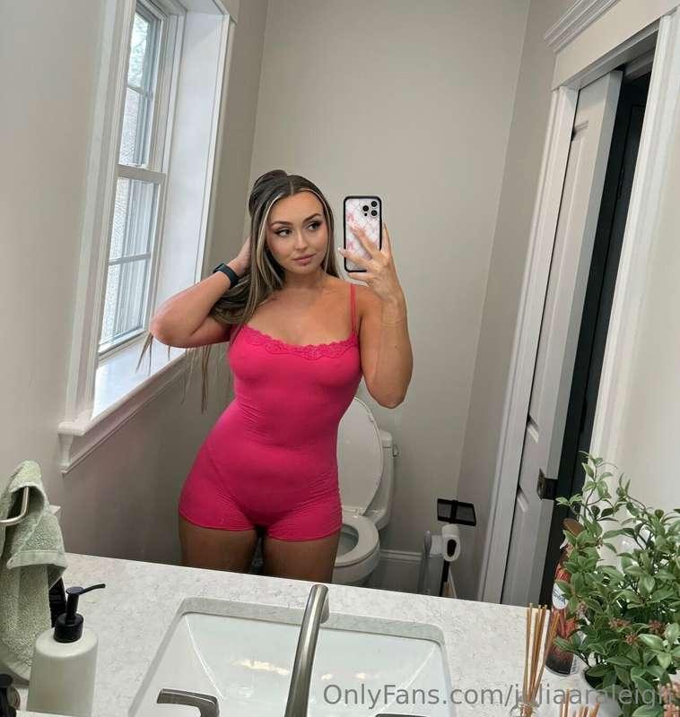 Summer time = less clothes 😍