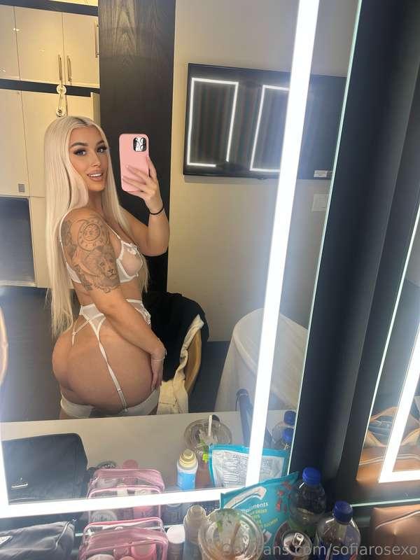 Rate my ass 1 to 10 🤍