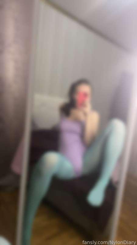 Nylon crotch flash 🍓 For a lucky day

#tights #selfie #nylon #fetish #pantyhose #fyp #legs #pussy #feet #nylonfeet