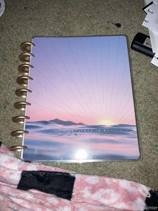 Hey y’all! 

So my grandmother got me this planner recently ..