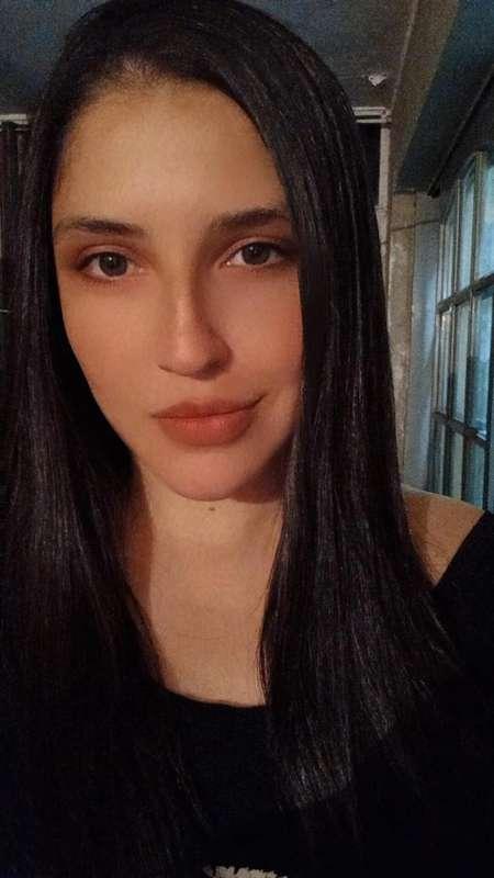 I feel cute today 🥰 so I decided to post a selfie for you 💓