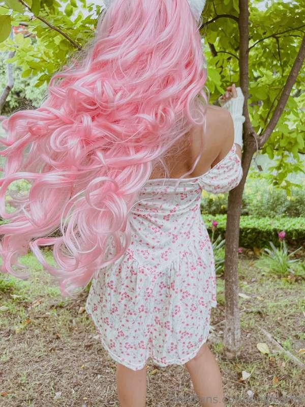 🌸🦋✨ do you want to see me take off this dress and gently tou..