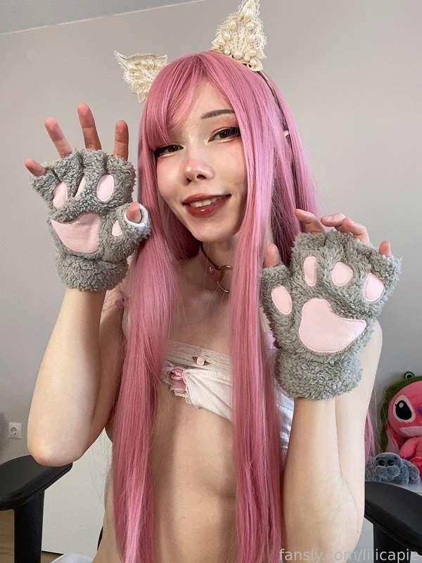 touch my purrfect soft paws 🐾 

#kawaii #waifu #anime #petite #teen #catgirl #fyp