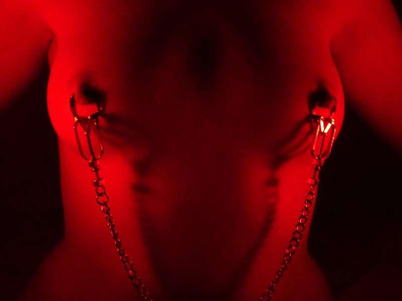 Let me be your bubblegum bitch tonight.
💋🌶️
Play with my nip..