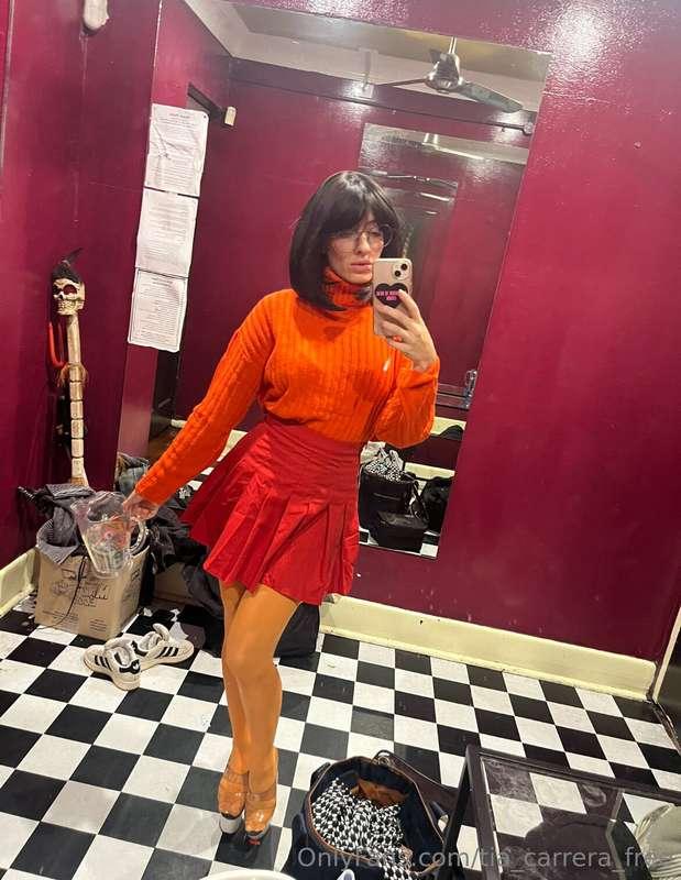 Who wants a Velma porno? 😝