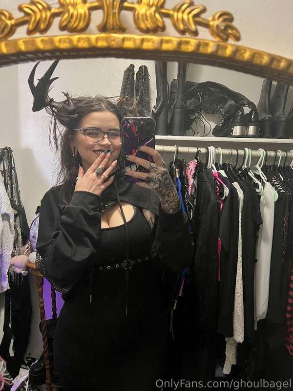 your lil cryptid sending you some post stream undressing sel..