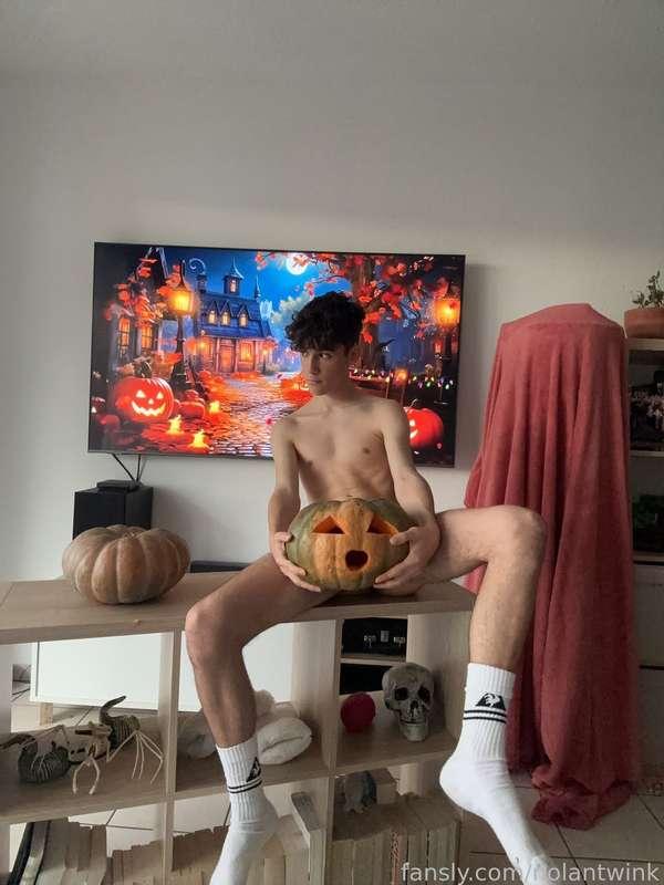 Trick or treat? 🌙