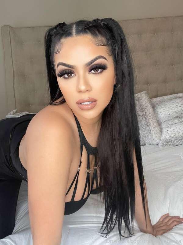 Go on my VIP page or @thedirtyrabbit page for xxx content. L..