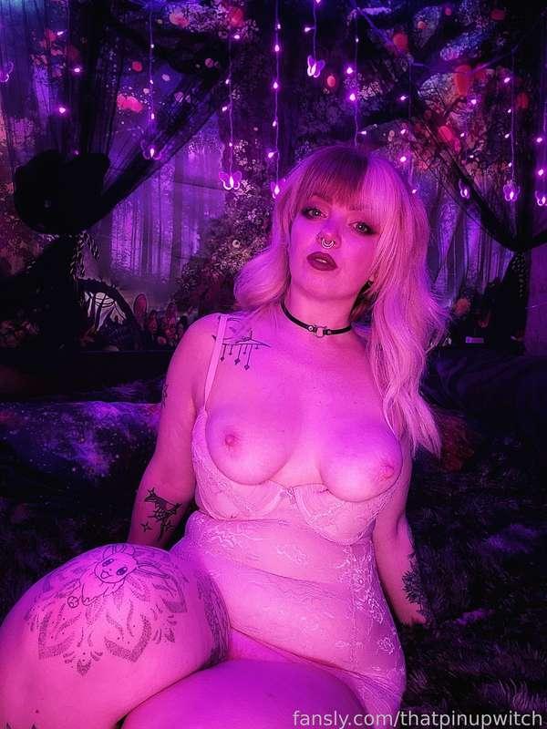 thatpinupwitch image #9