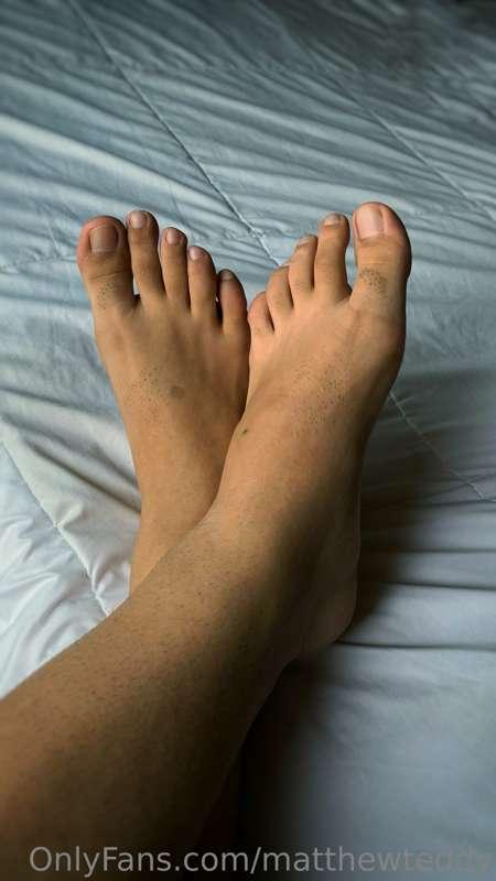 Do you want content from my feet ? 🙈