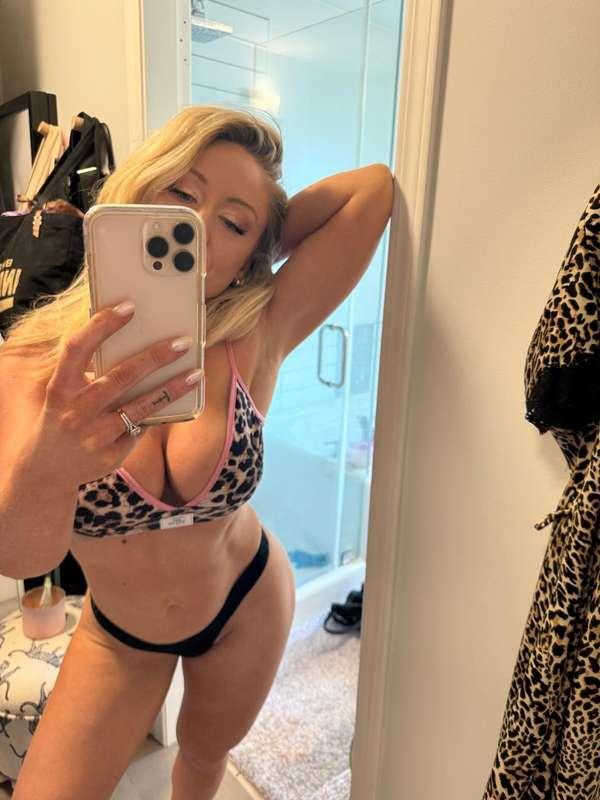 Ready to have some naughty fun with Mommy? 💋