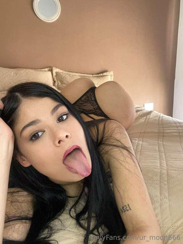 JUST TURNED 18 @rociodoll COLLEGE SLUT😏😈 SHE LOVE CUMSHOTS, ..