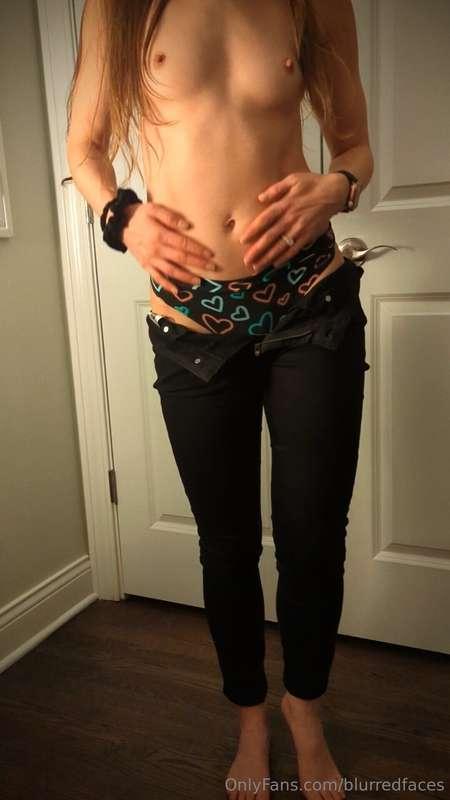 I wore these pants and panties to work today 😘
