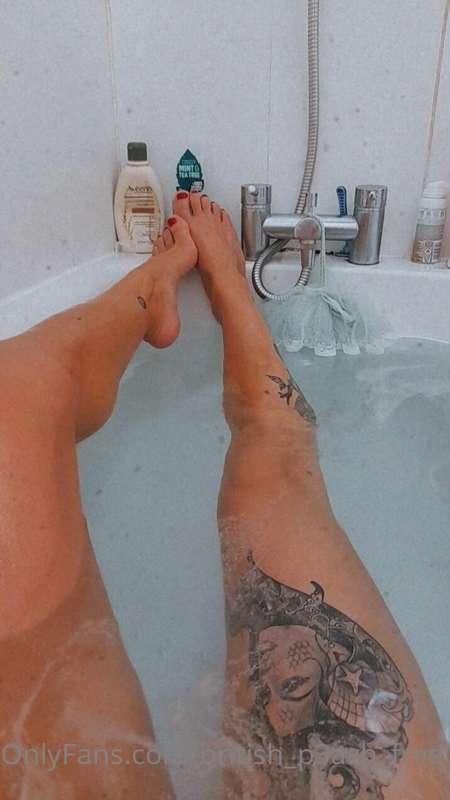 Who likes feet? 😋👣