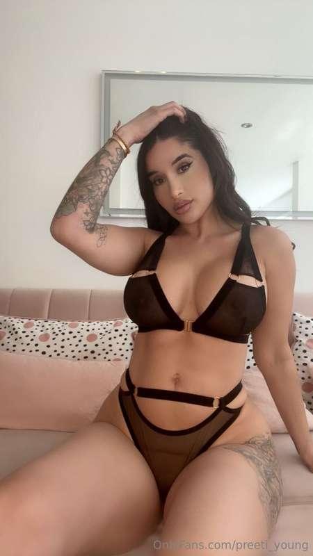 SO horny for tonight’s live !! 💦