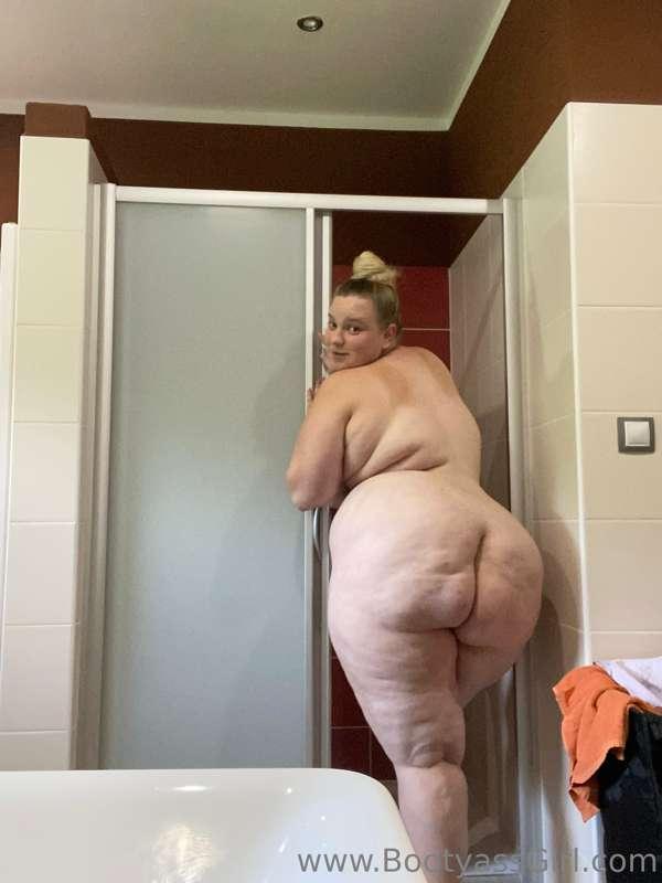 bootyassgirl image #1