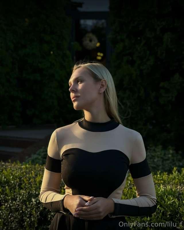 Catching the last rays of sunlight before sunset - at such m..