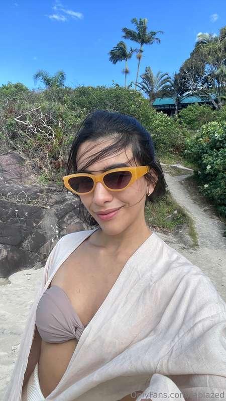 Woke up, slipped into sunshine mode ☀️🌴