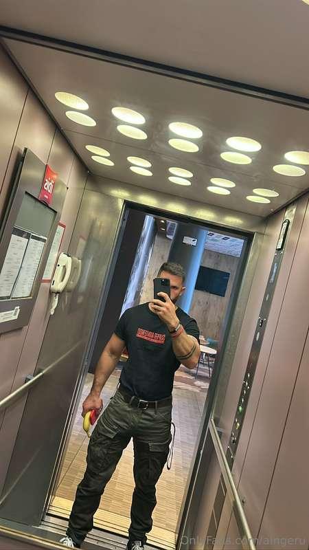 Hotel duties 🤙🏽🧨💦