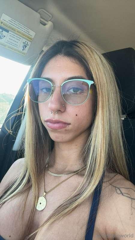Do you think I look cute in glasses? 😌