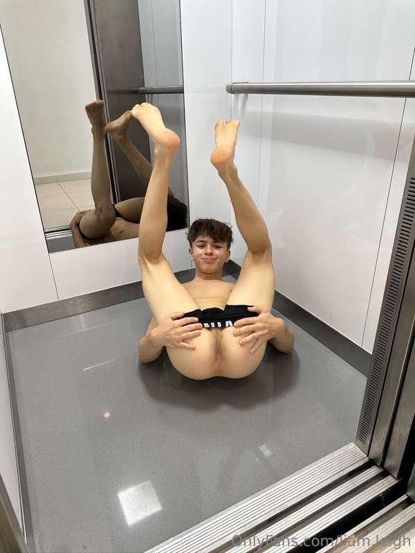 Fuck me in the elevator 🥵