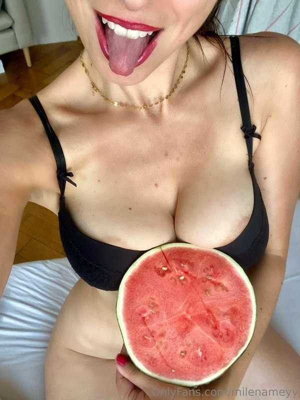 Nimm ein Stück🍉😈