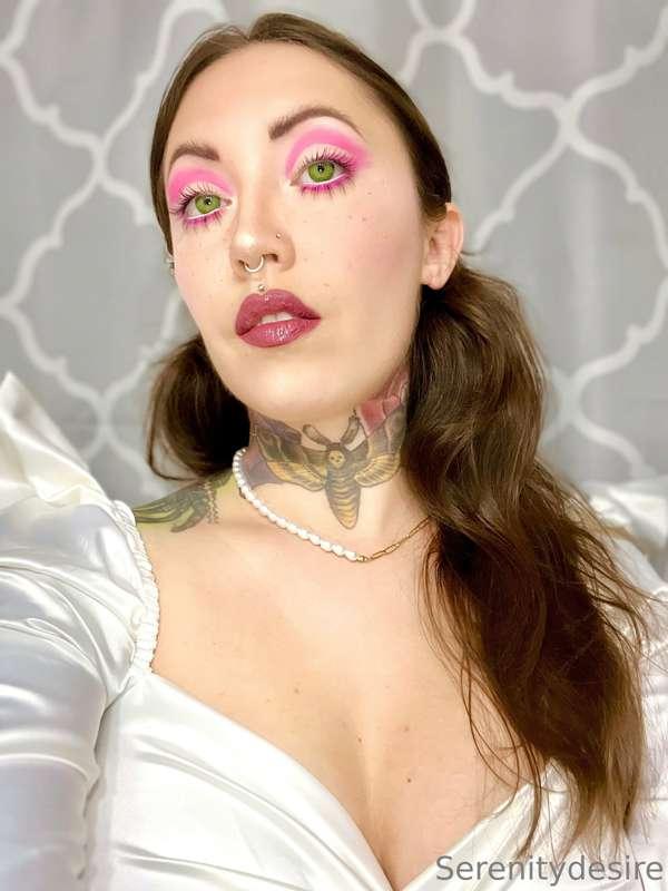 Got all dolled up the other night 💄 ✨ 
Unlock then swipe for..