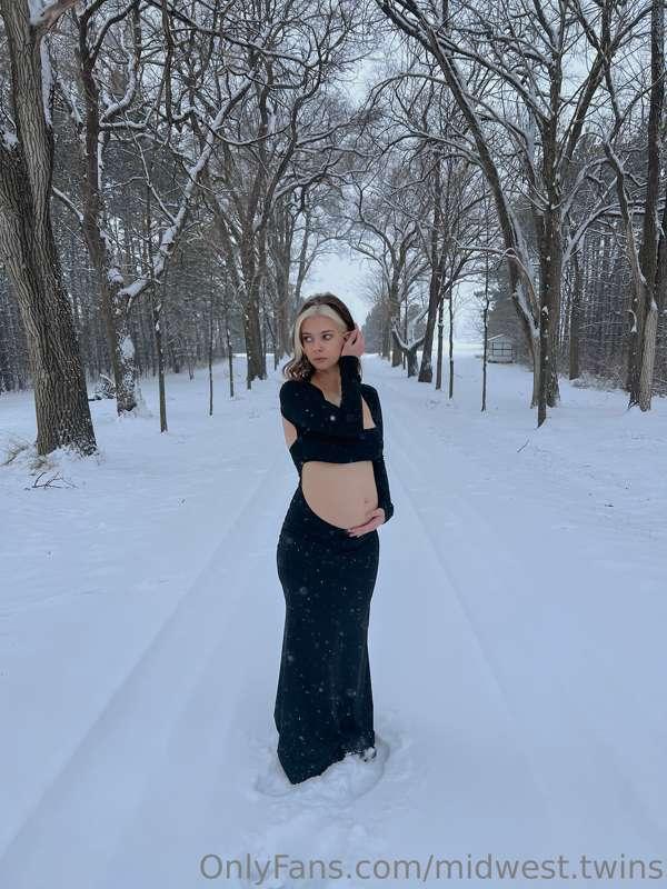 Goodmorning babes, 
Just wanted to take a poll to see if any..