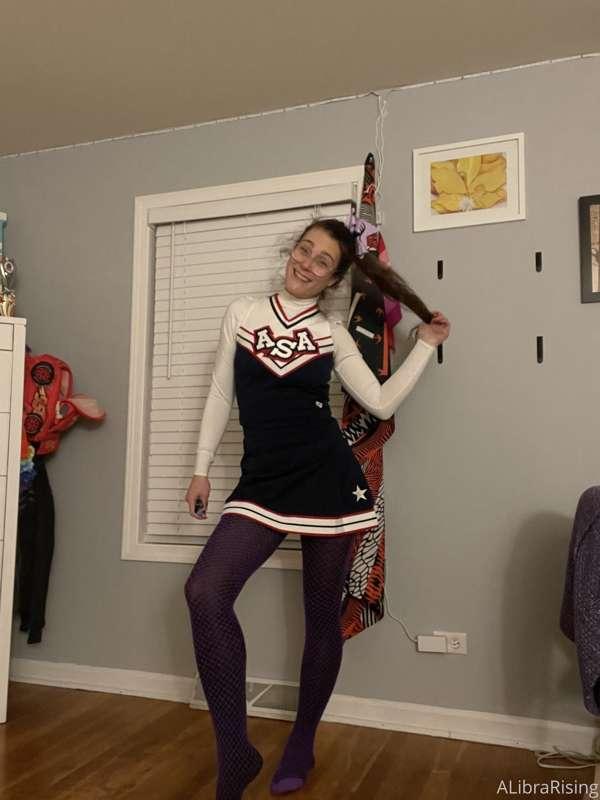 The hottest cheerleader on the block 🎀