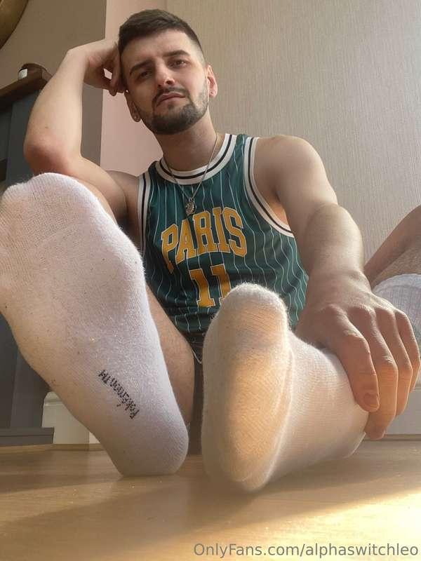 Get down at my sweaty socks 🙇‍♂️😈