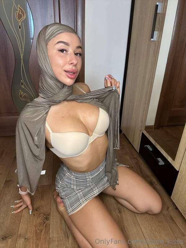 I love short skirts 😈😍