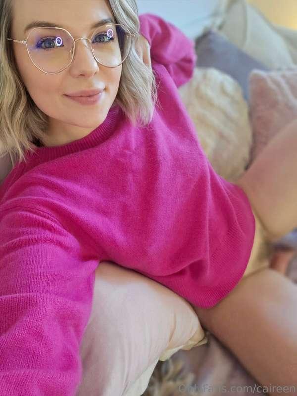 Yummy MILF with the best bush 😳