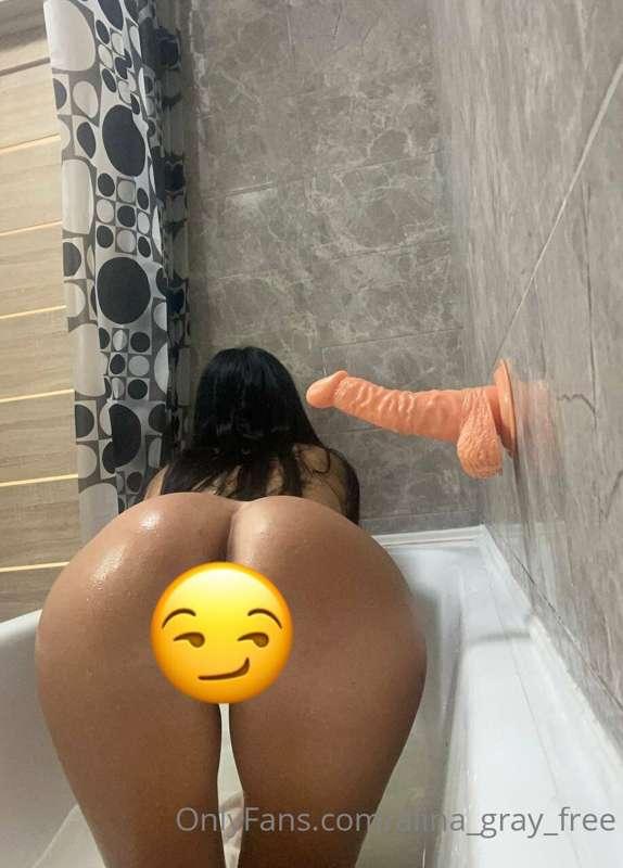 POV: Photo with my holes - in the photos I spread my legs an..