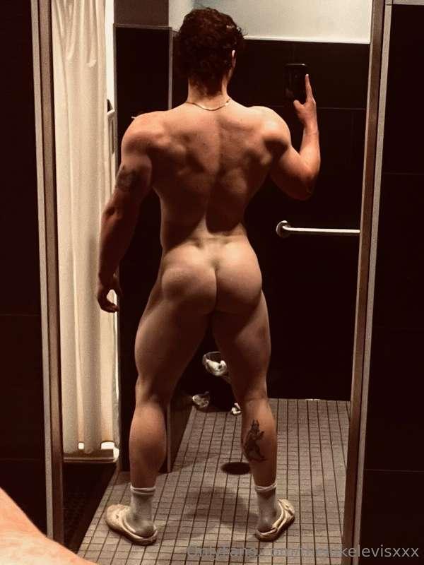 You guys HAVE TO check out Finn's FREE OnlyFans page. If you..