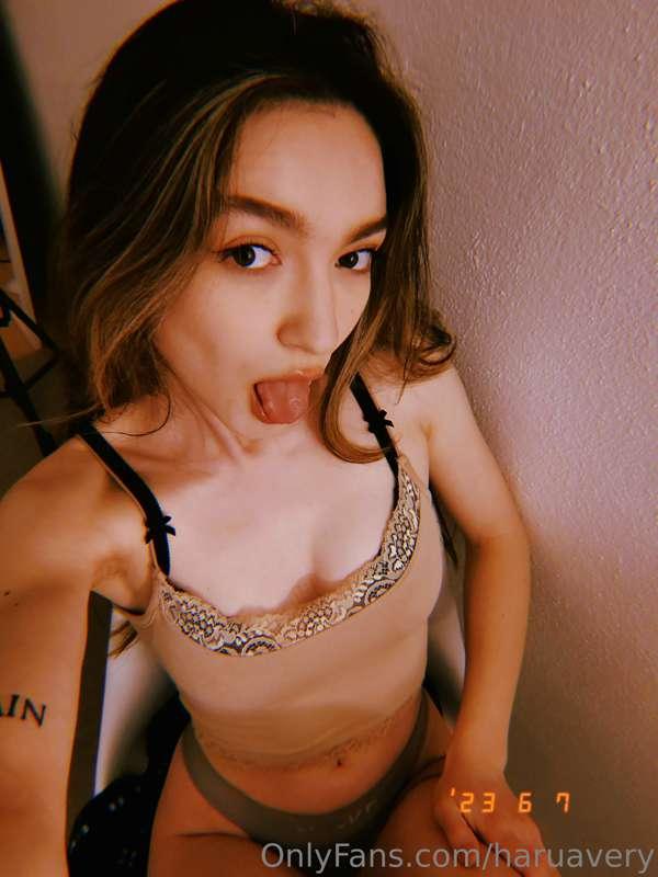 where do u think this tongue needs to be? 😛