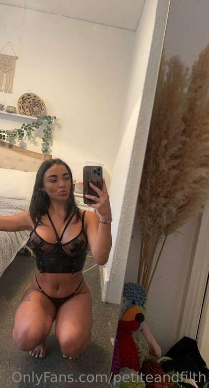 Do you like me in black ❤️