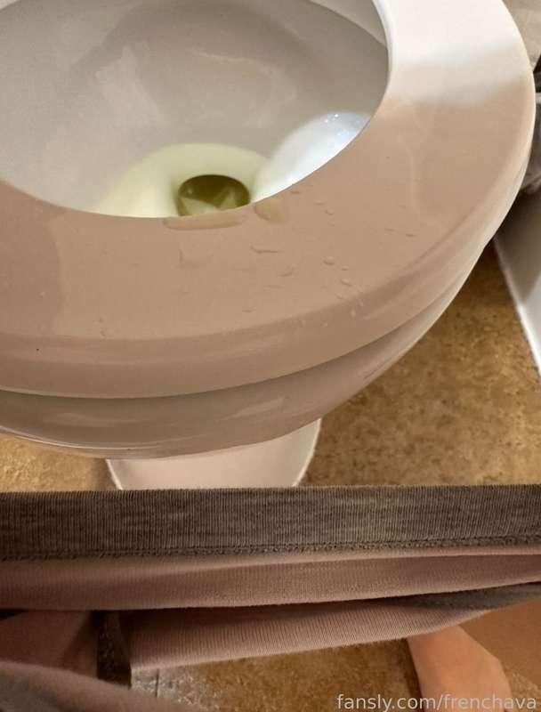 it started out as a gentle pee so i got up and started to pee some more…
next thing i know its coming out like a water hose LOL
i made a mess on the seat for you to lick up! 

#pee #piss #watersports #fyp #goldenshower #petite #panties #peefetish #pisskink #messy #toilet #pussy #wet #brunette #peeing #pissing #cute #sexy #boobs #legs #smile #femdom #goddess 
