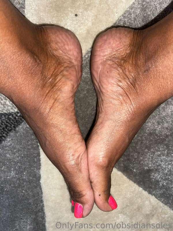 We need someone to cum play with us