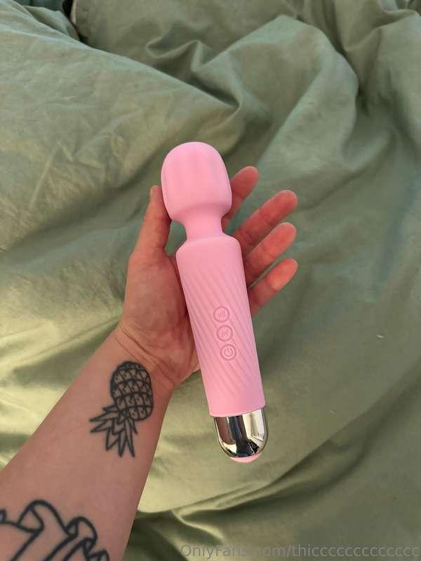 She’s so pretty😍 who wants to see me use her?