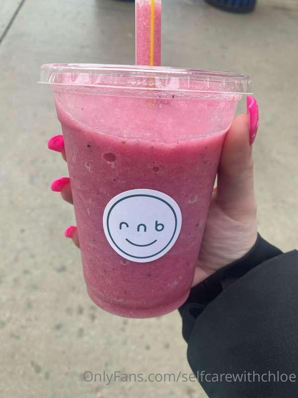 Happy Friday! Have you treated yourself today? I grabbed thi..