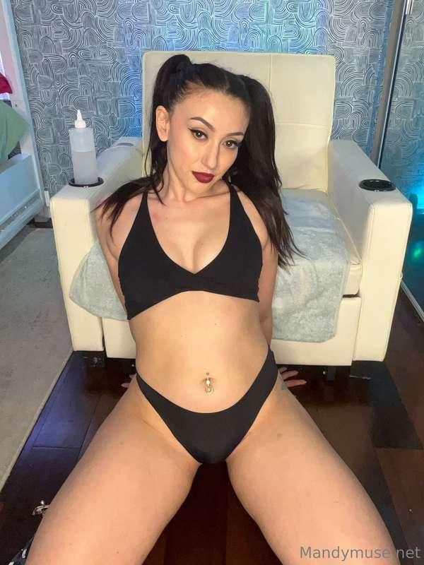 Who else is counting down the minutes for my LIVE STREAM...T..