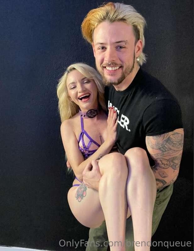 Uploading my first time with @lolafae now, watch out for the..