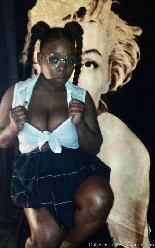 School girl vibes😇