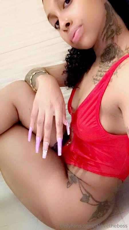 ### WYD DADDY?? 😜 
Why aren't you answering any of my DMs?? ..