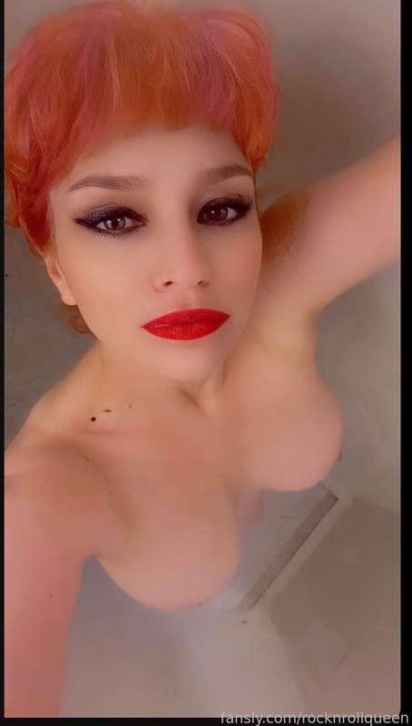 rocknrollqueen image #1
