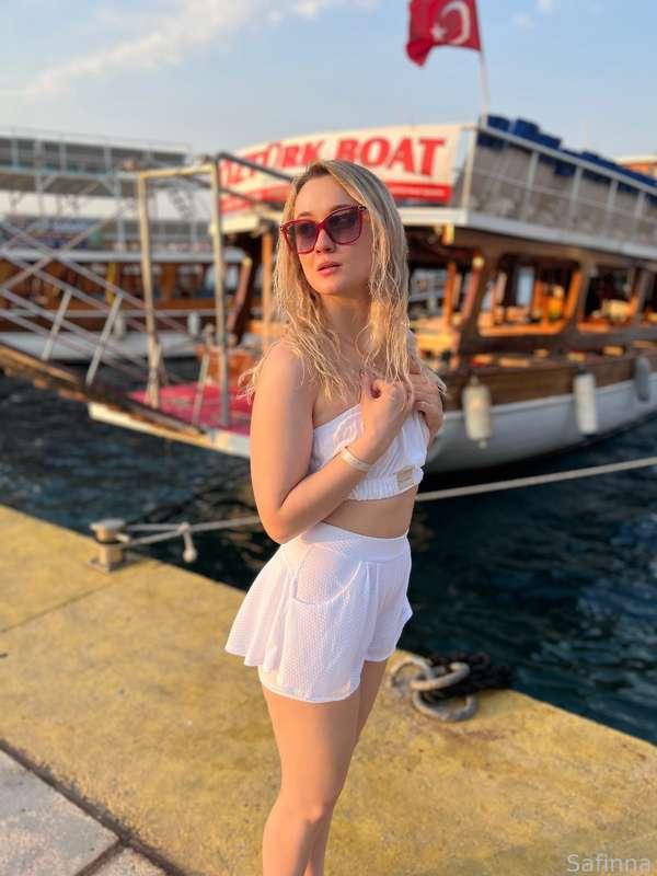 I look around so no one sees and do my naughty deeds heheh


𓆩♡𓆪 #outdoor #public #naughty #tattoo #smalltits #tits #nipples #fyp #teen #teasing 𓆩♡𓆪