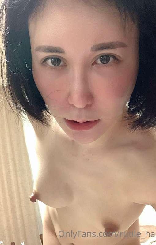 今月は撮影がなくなってしまって、土曜日のみになってしまいました。
来週はクロッキーモデルにいこうか悩み中なのです。
自撮..