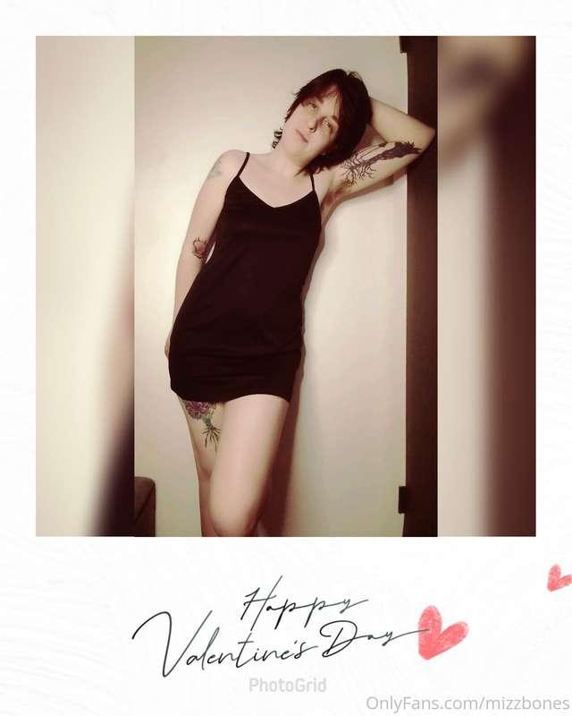 ❤HAPPY VALENTINE'S DAY❤
🖤Black dress photoshoot 📷

Pic 2 of ..