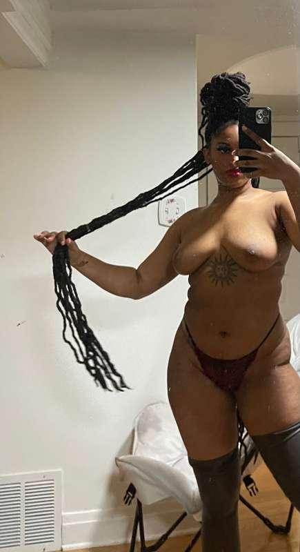 Hey babies, I haven’t quit OF and I miss y’all 🥺 do y’all mi..