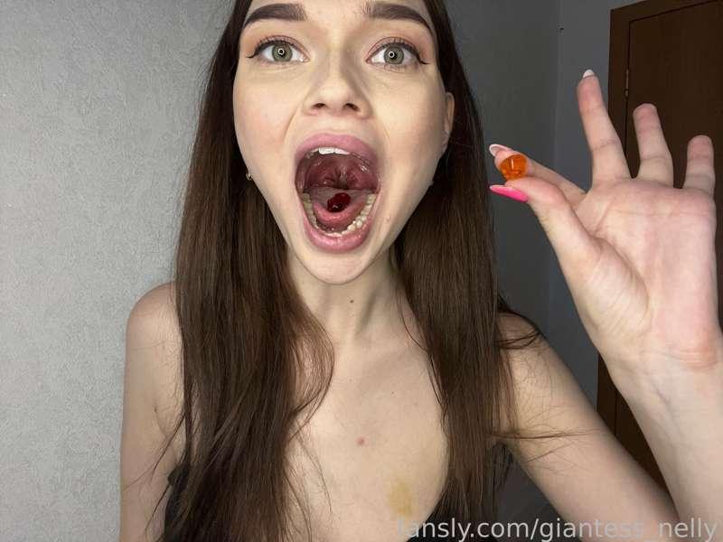 giantess_nelly image #2